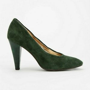 2013 Seychelles Moss Suede Heels